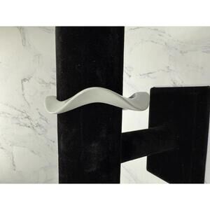 Vintage Womens Sleek Gray Wavy Bracelet 7.5”